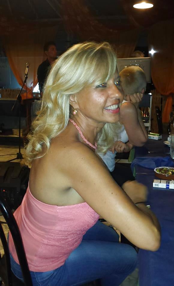 Italian MILF Viola fb adult photos