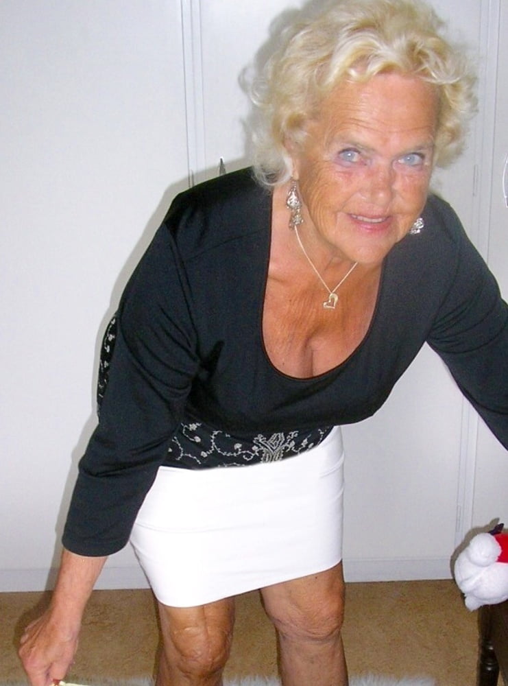 Older and hot 364 (Dressed granny) - 40 Photos 