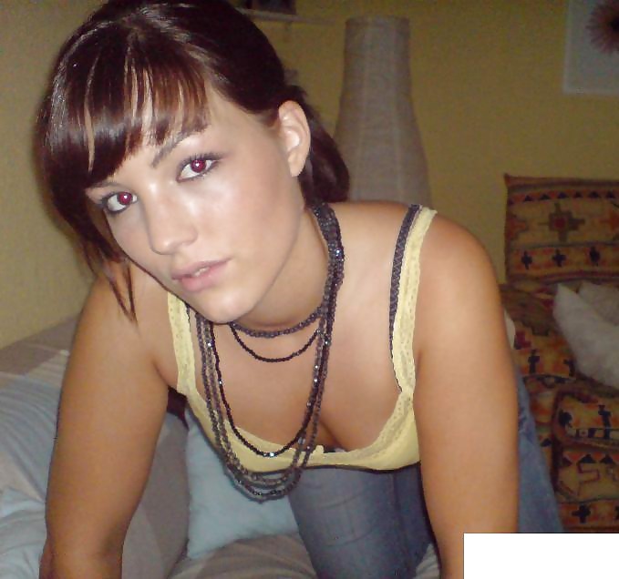 Maelys exib adult photos