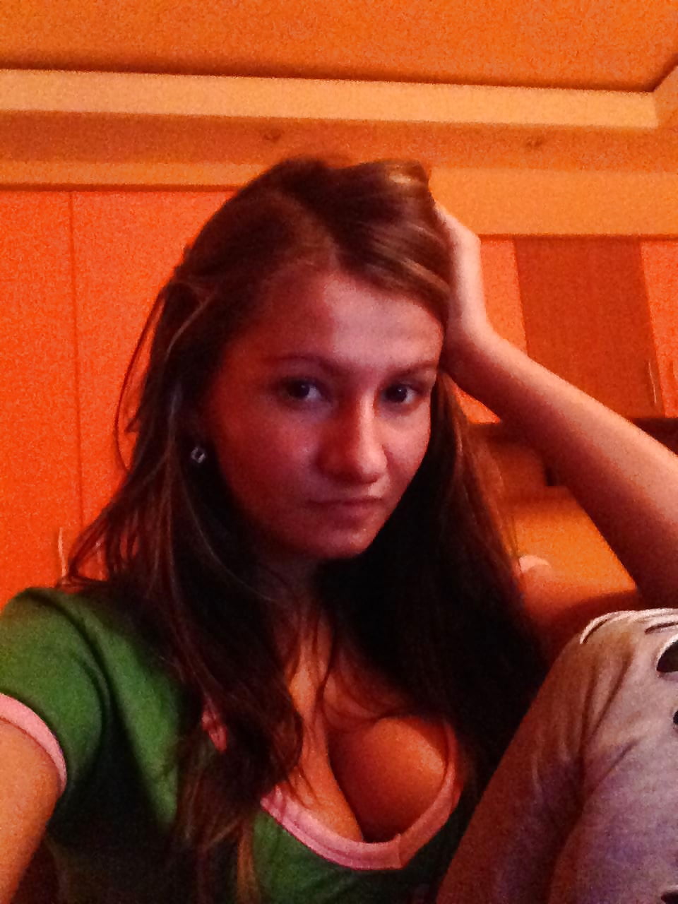 Doua tarfe ieftine din Timisoara - TRIBUT - adult photos