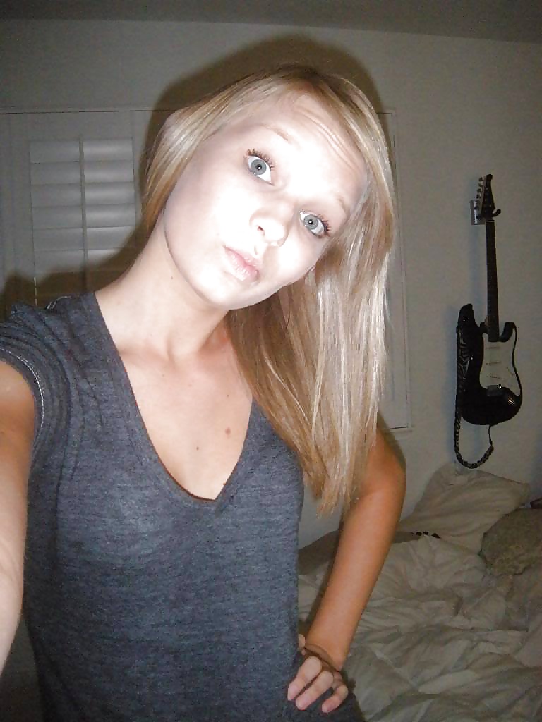 Teen Selfshot 2 adult photos