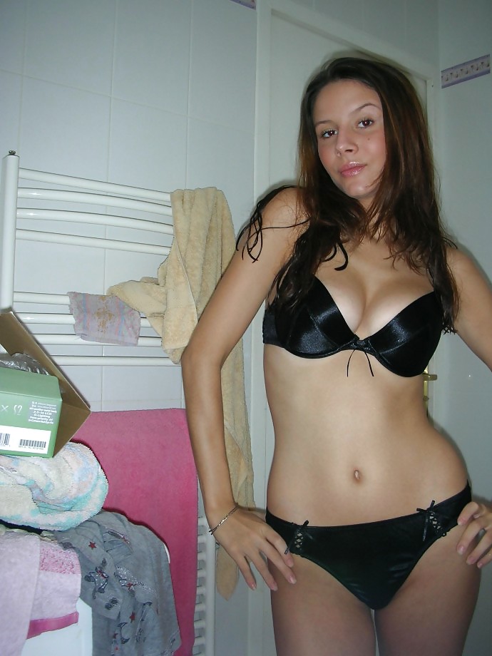 Sexy French Hottie adult photos