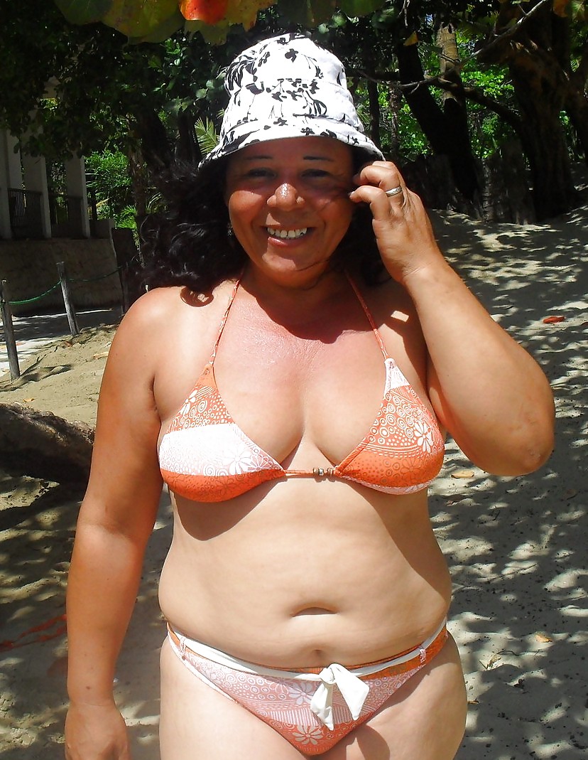 Swimsuits bikinis bras bbw mature dressed teen big huge - 51 adult photos