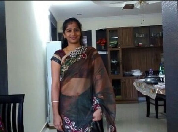 Tamil aunty - 17 Photos 