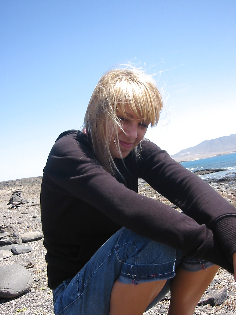 not sisters on Vacation - Enjoy CardinalRoss! adult photos