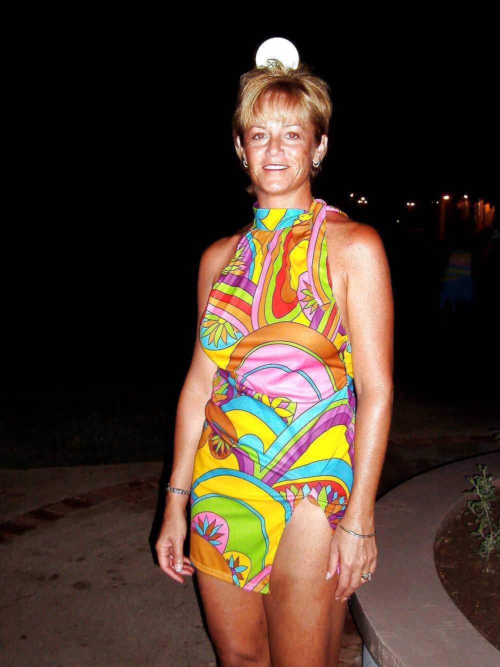 Hot Mature Milf on Vacation adult photos