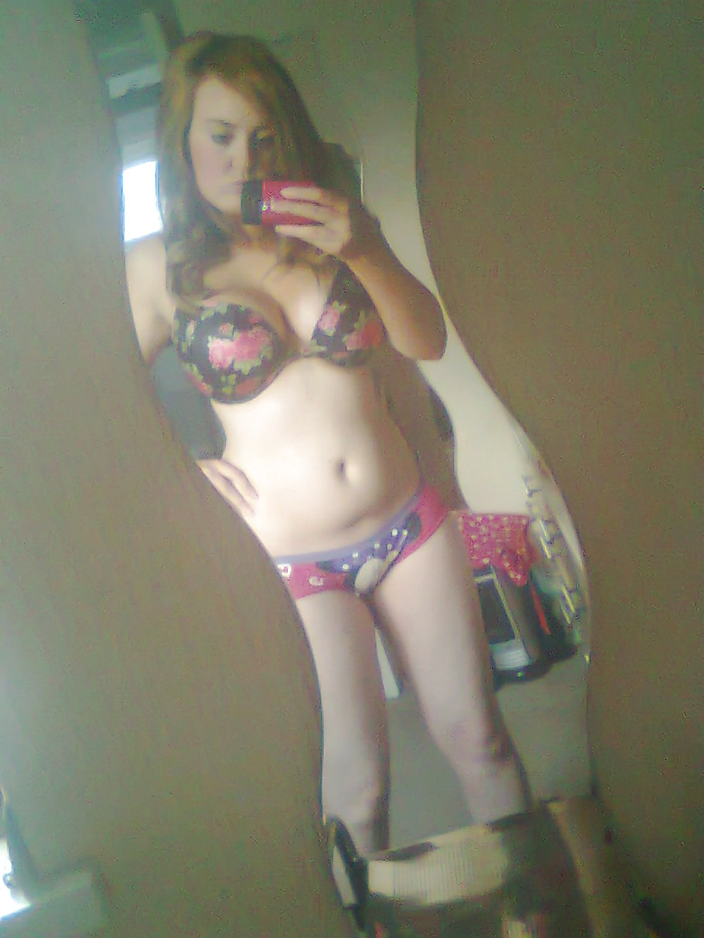 teen slut from the uk anyone know her? adult photos
