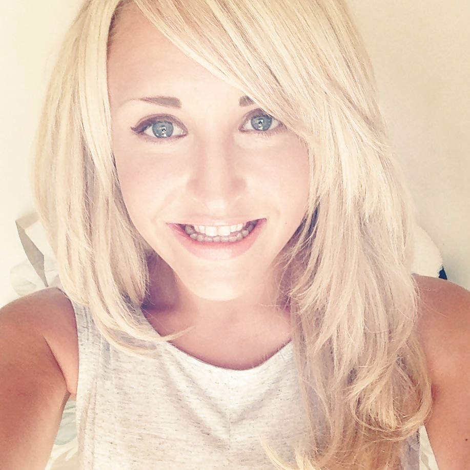 Heavenly bodied bimbo slut adult photos