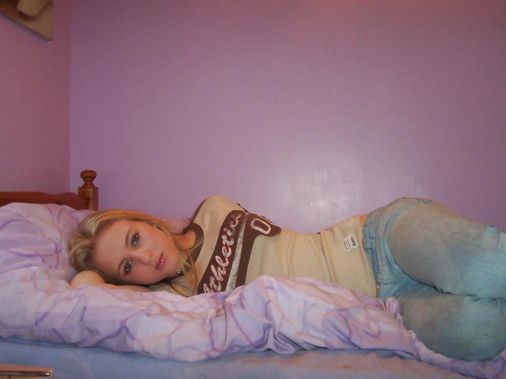 DIRTY BLONDE TEEN adult photos