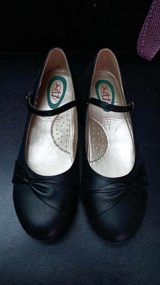 Rainy shoes for ladies online