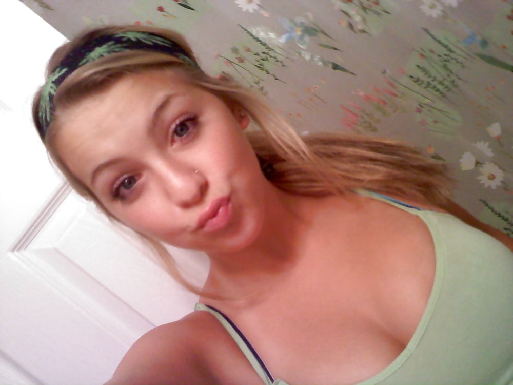 zoe adult photos