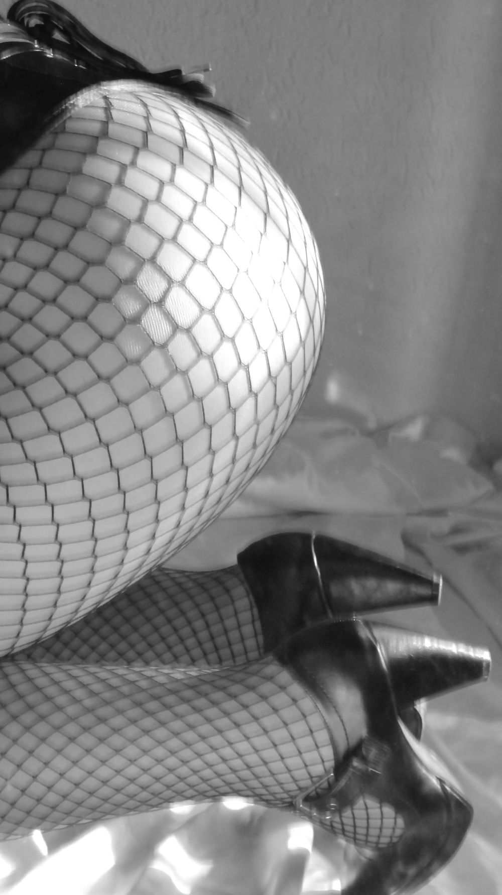 Black and white 08.11.12 adult photos
