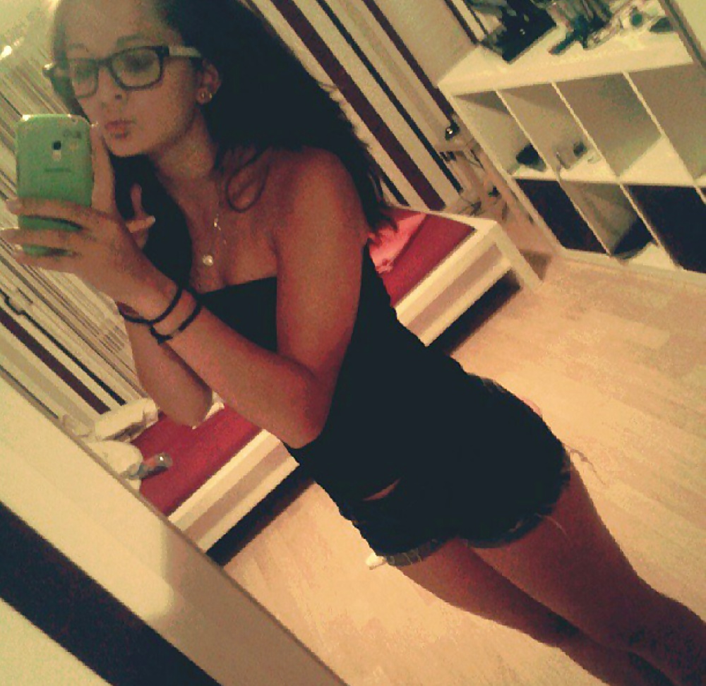 None nude selfi schlampen adult photos