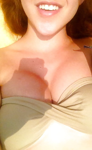 Teen Slut aka Ex-Stripper Selfies adult photos